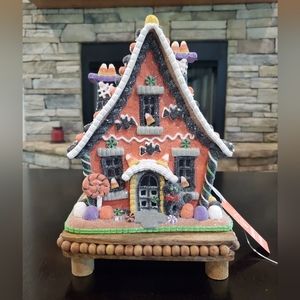 Gingerbread Haunted House-NWT
